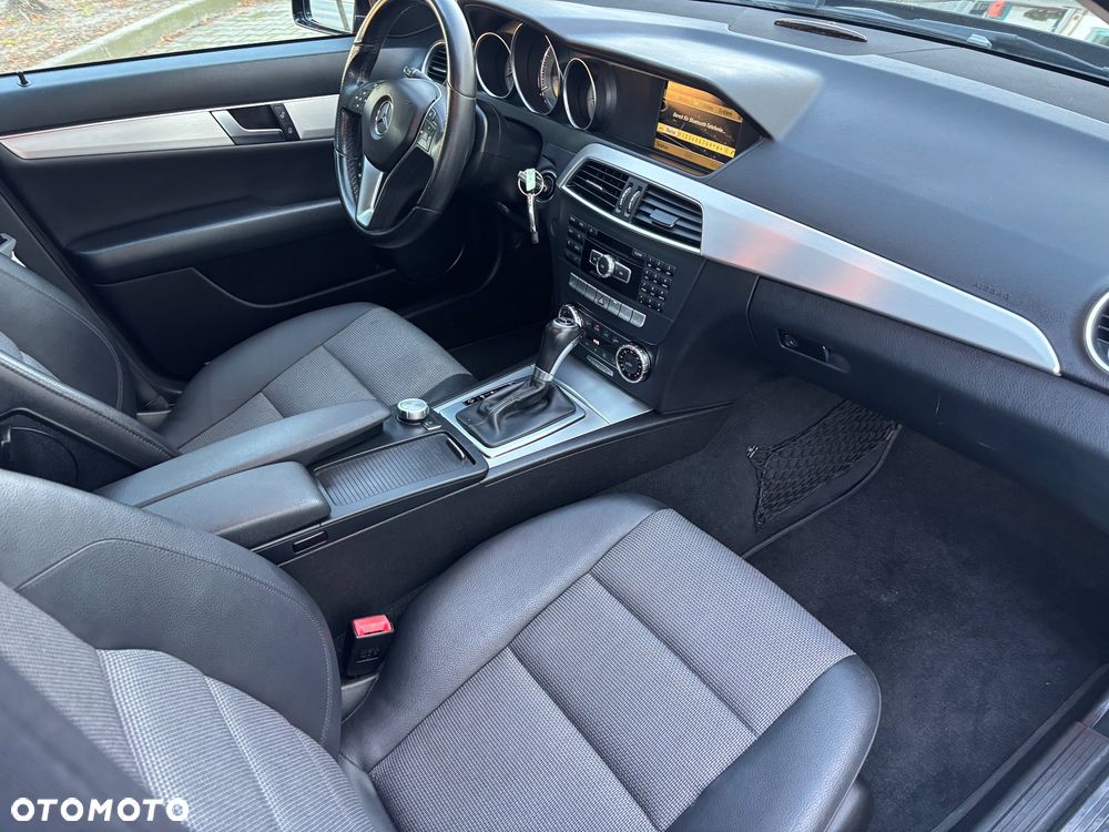 Mercedes-Benz Klasa C 220 (BlueTEC) d T 7G-TRONIC Avantgarde - 22