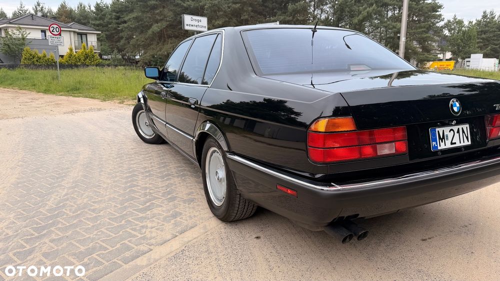 BMW Seria 7 - 12
