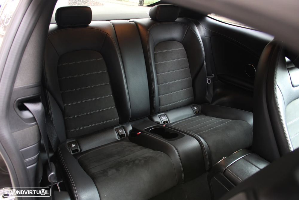 Mercedes-Benz C 300 AMG Line - 26