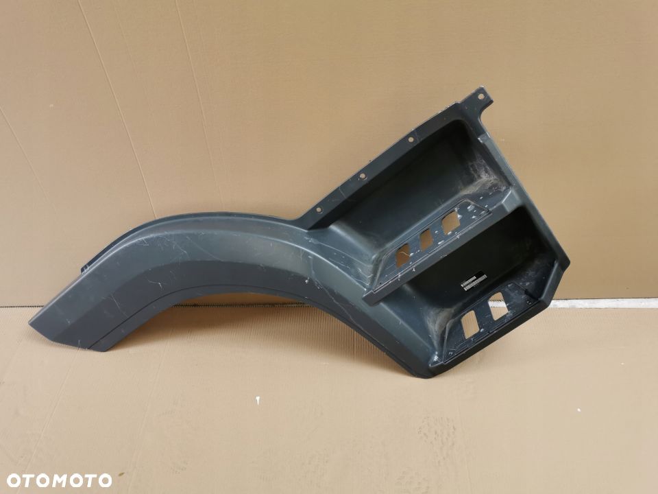 STOPNICA MECERDES ATEGO E6 RH. A967 666 04 01 - 1