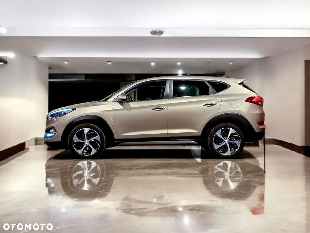 Hyundai Tucson 2.0 CRDi 4WD Automatik Premium - 24