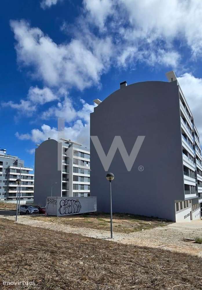 Lote de terreno com projeto aprovado e licença a pagamento na Amadora - Grande imagem: 4/10