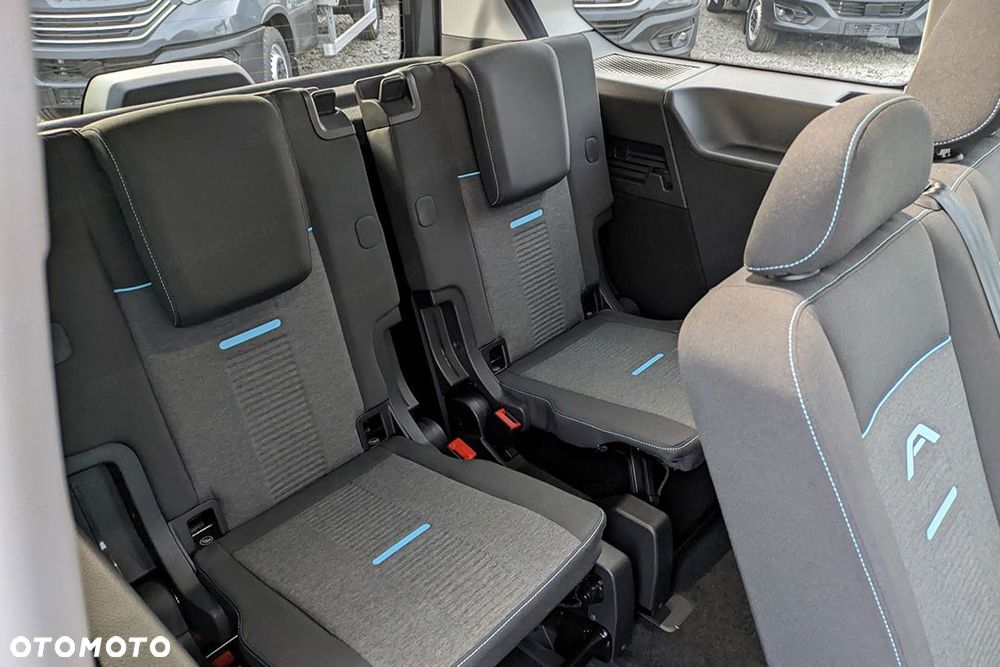 Ford Tourneo Connect - 12