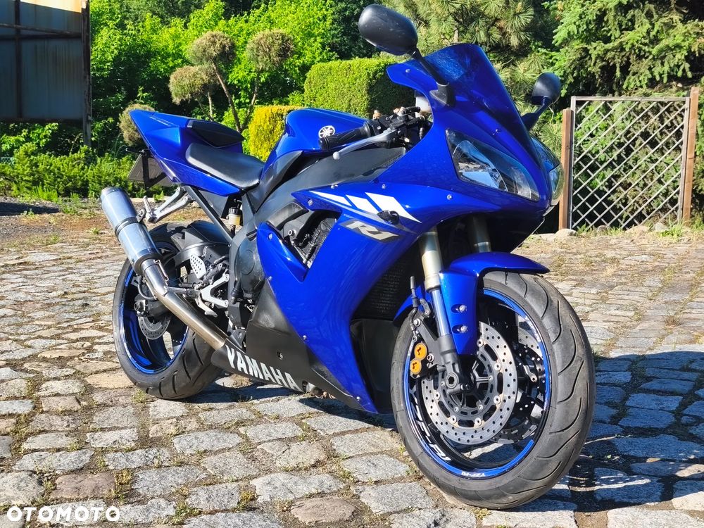 Yamaha R1 - 1