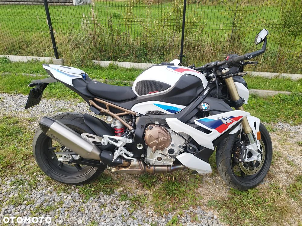 BMW S - 1