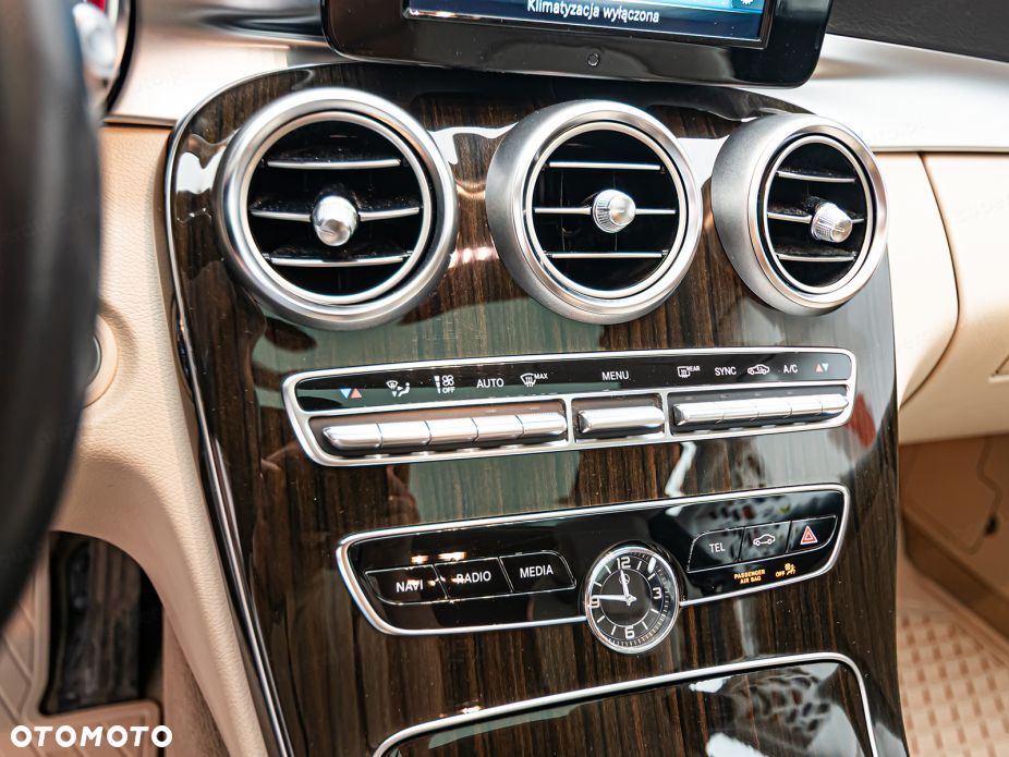 Mercedes-Benz Klasa C 300 9G-TRONIC - 22