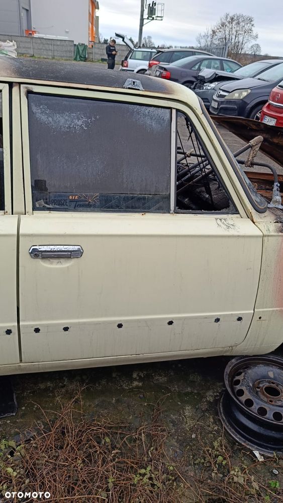 DRZWI PRAWE PRZÓD PRZEDNIE FIAT 125P - 1