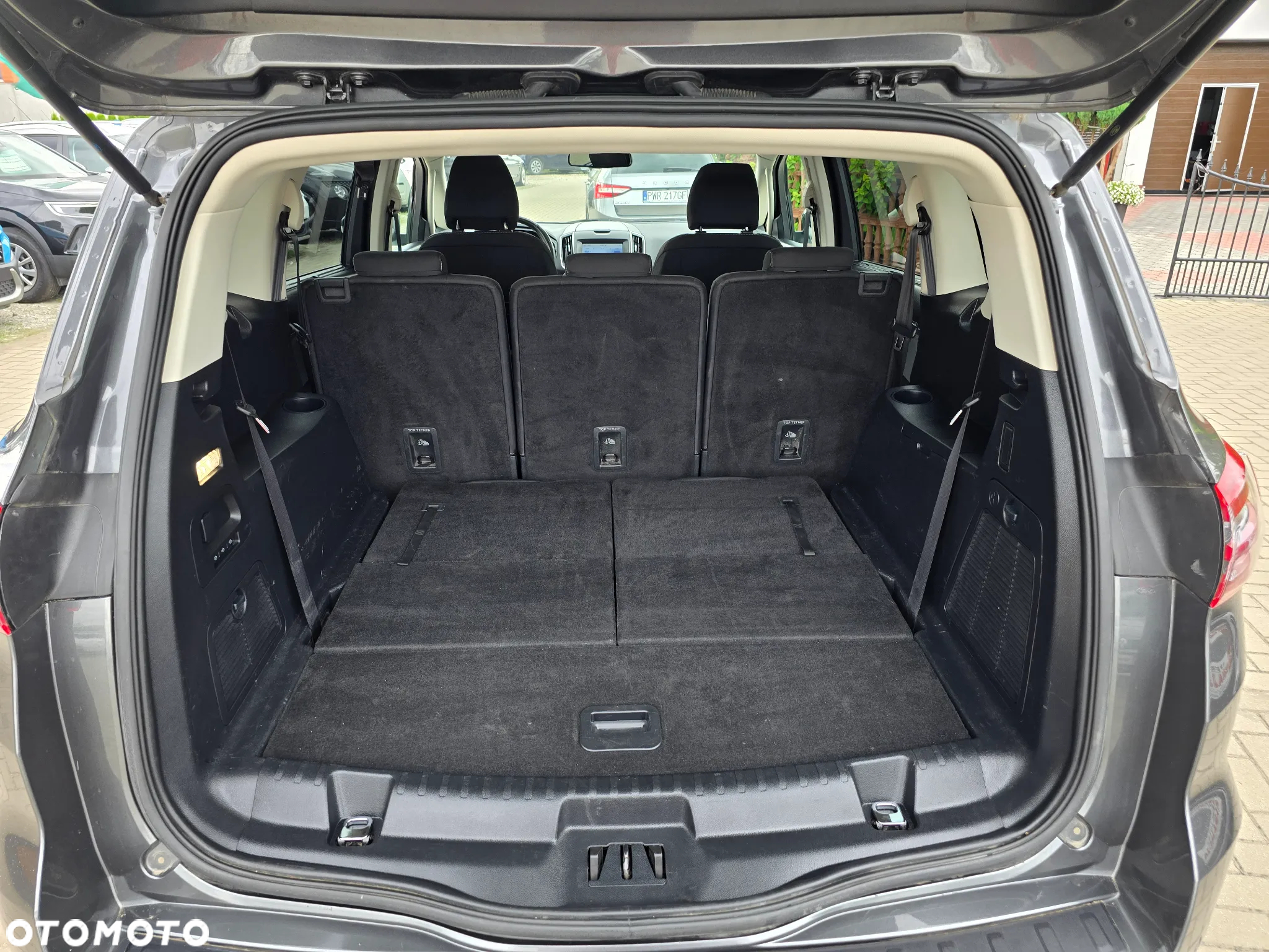 Ford S-Max - 22