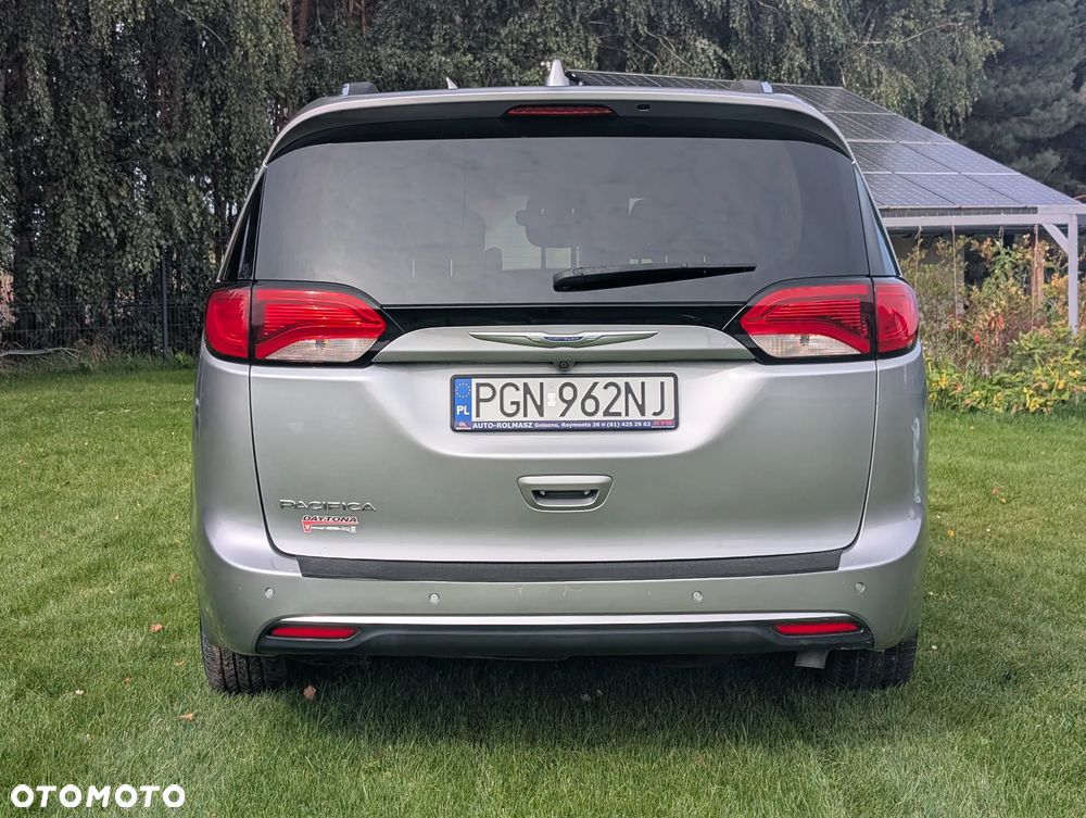 Chrysler Pacifica - 8
