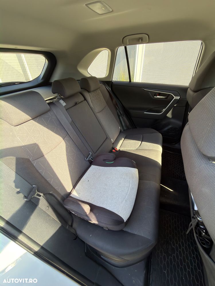 Toyota RAV4 - 12
