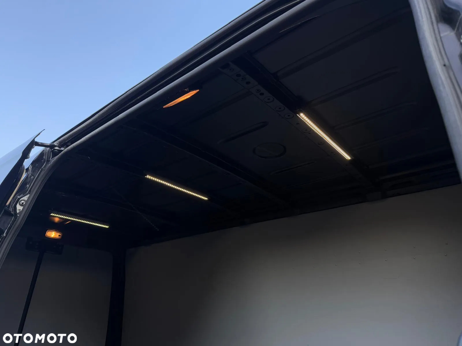 Mercedes-Benz SPRINTER - 10