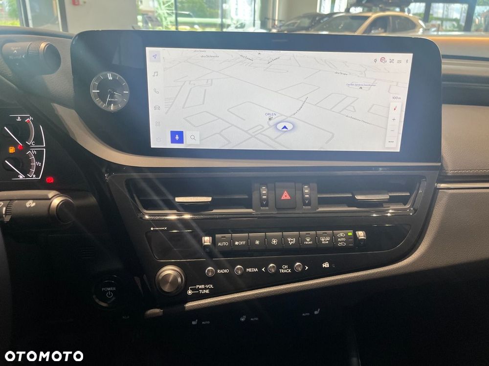 Lexus ES 300h Business Edition - 15