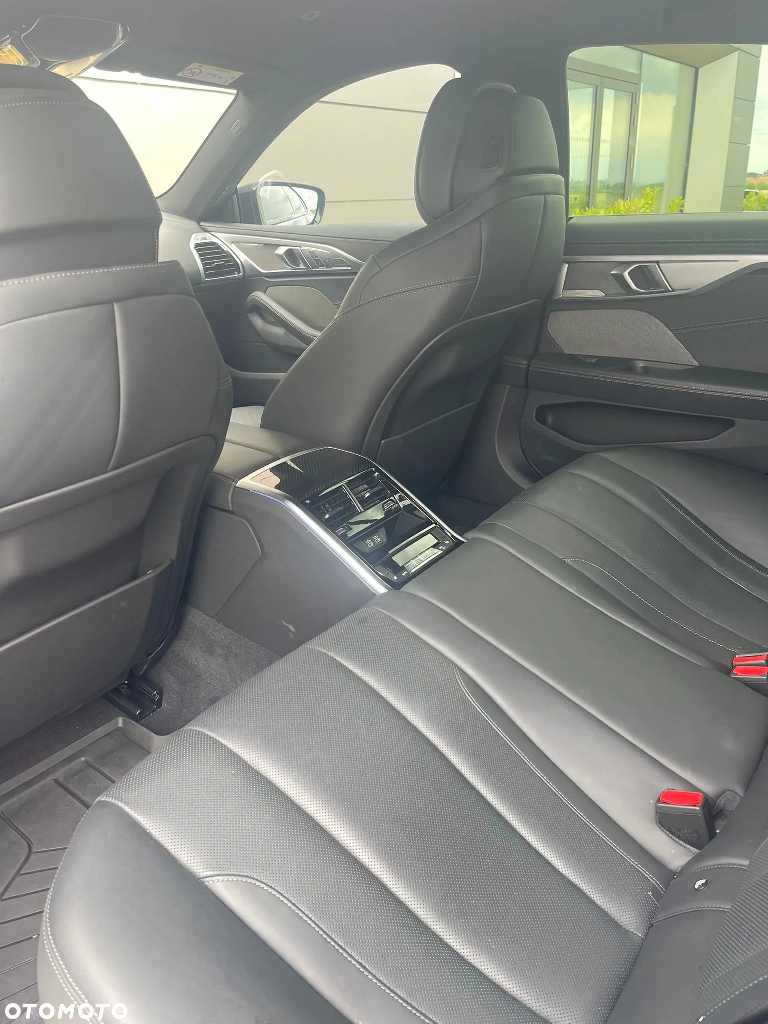 BMW Seria 8 - 7