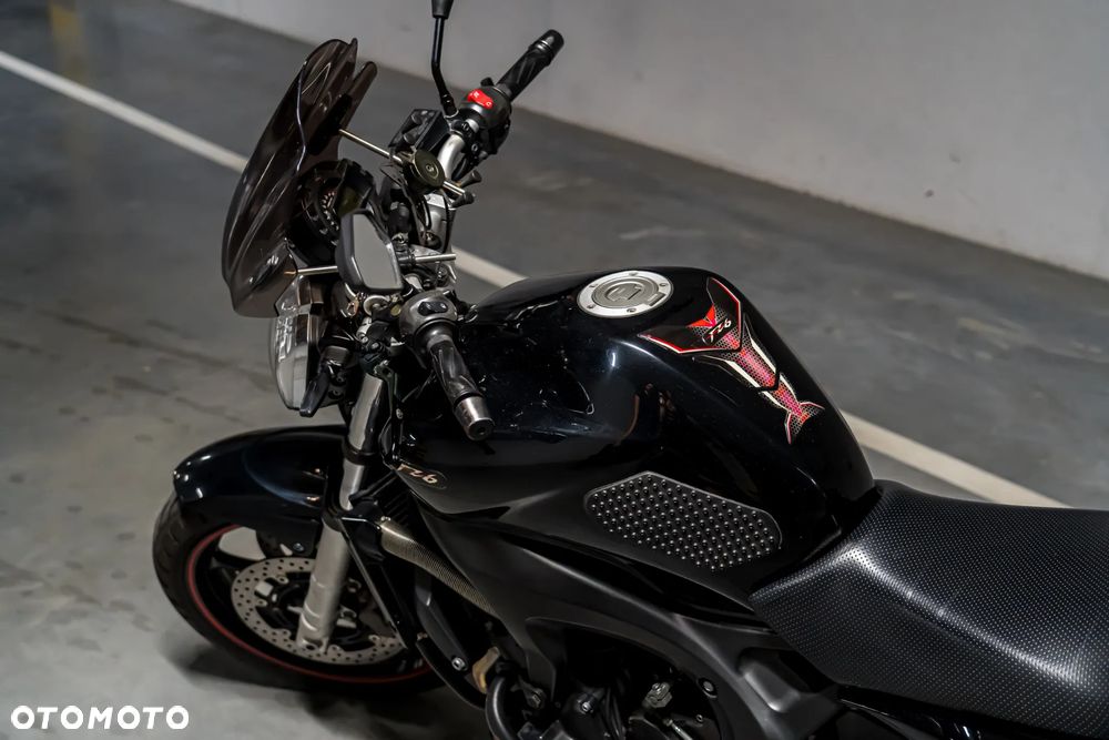 Yamaha FZ6 - 6