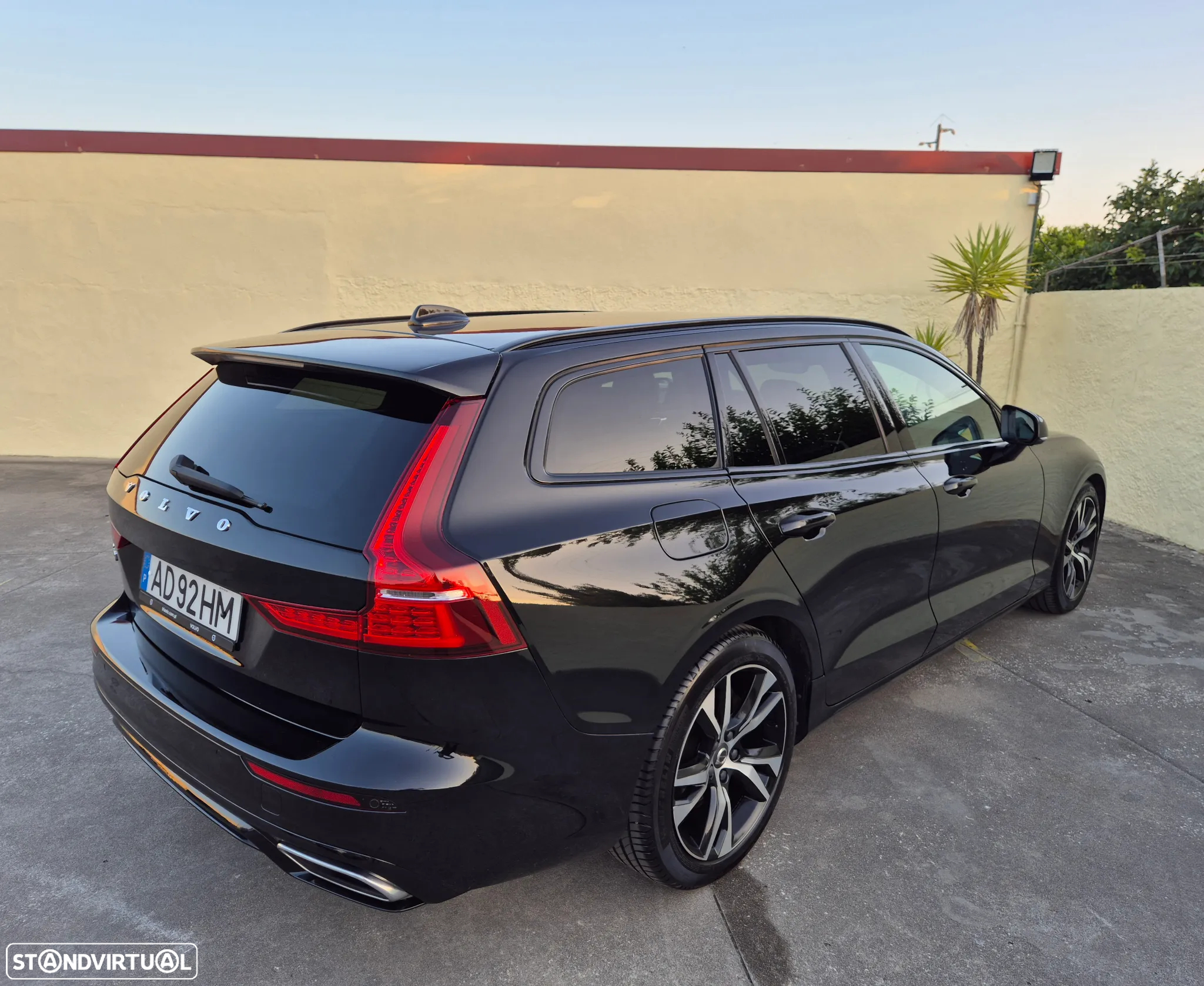 Volvo V60 2.0 D4 R-Design Geartronic - 21