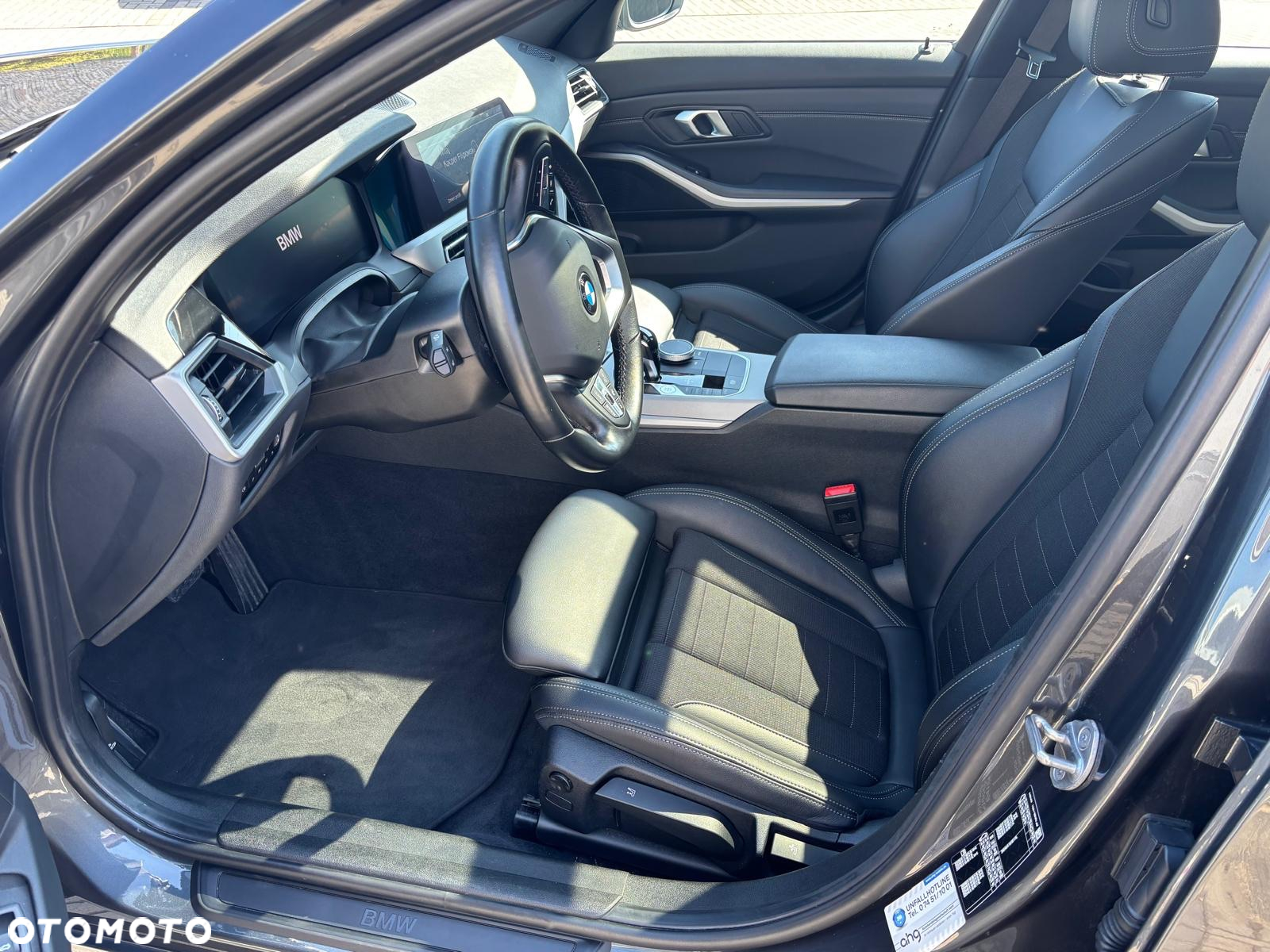 BMW Seria 3 320d Touring - 9