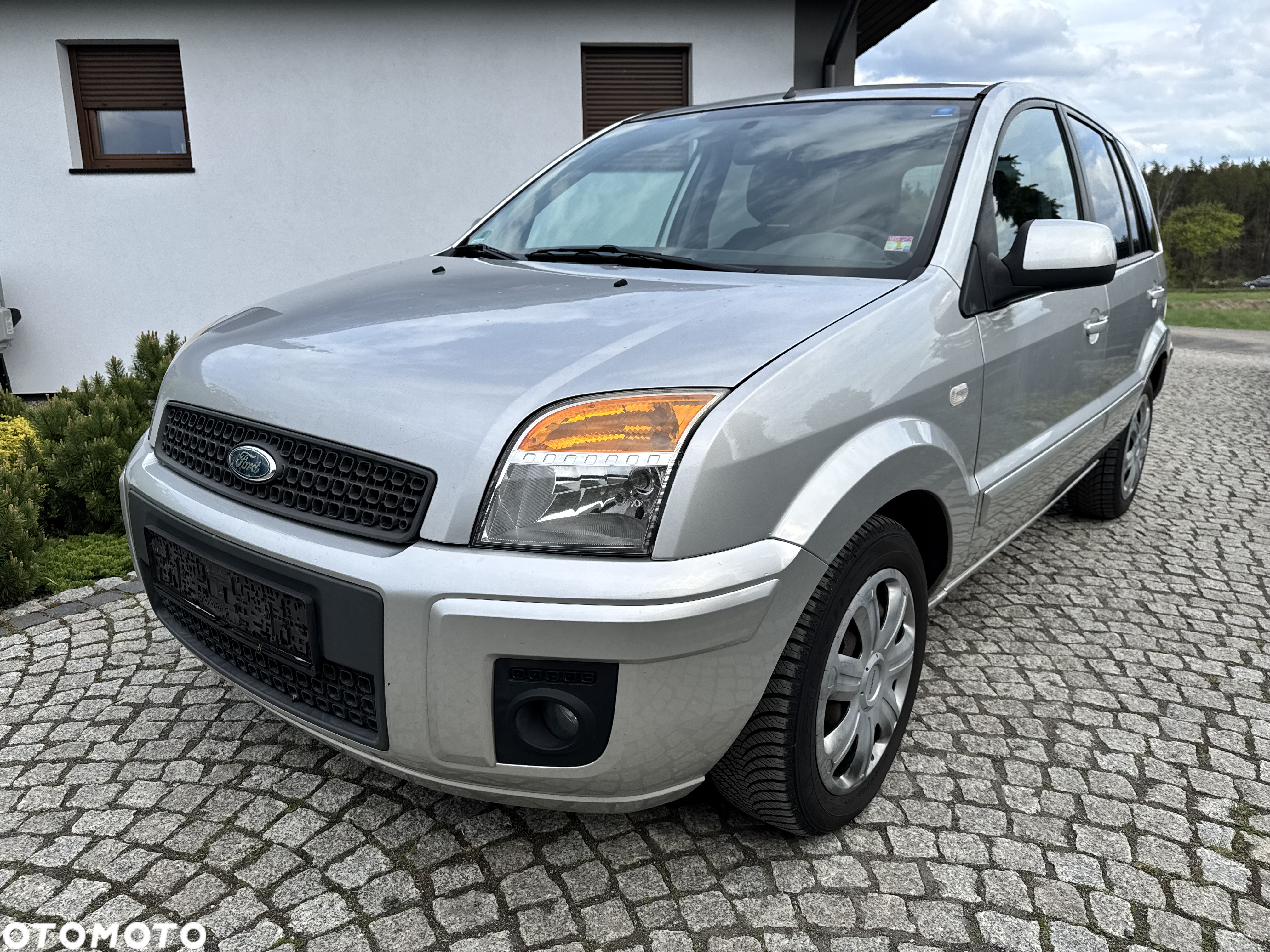 Ford Fusion - 4