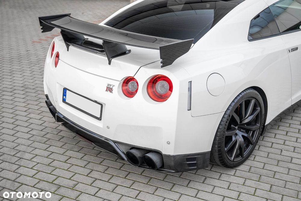 Nissan GT-R Black Edition - 10