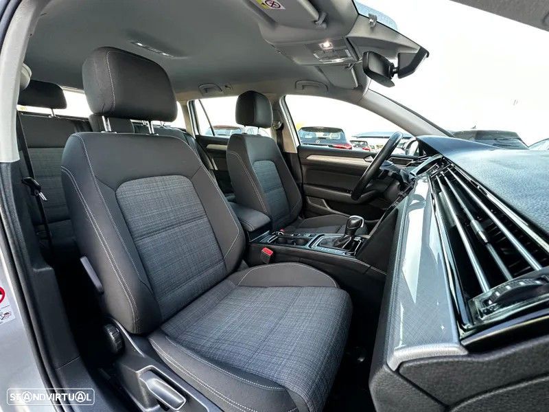 VW Passat Variant 2.0 TDi Business DSG - 4