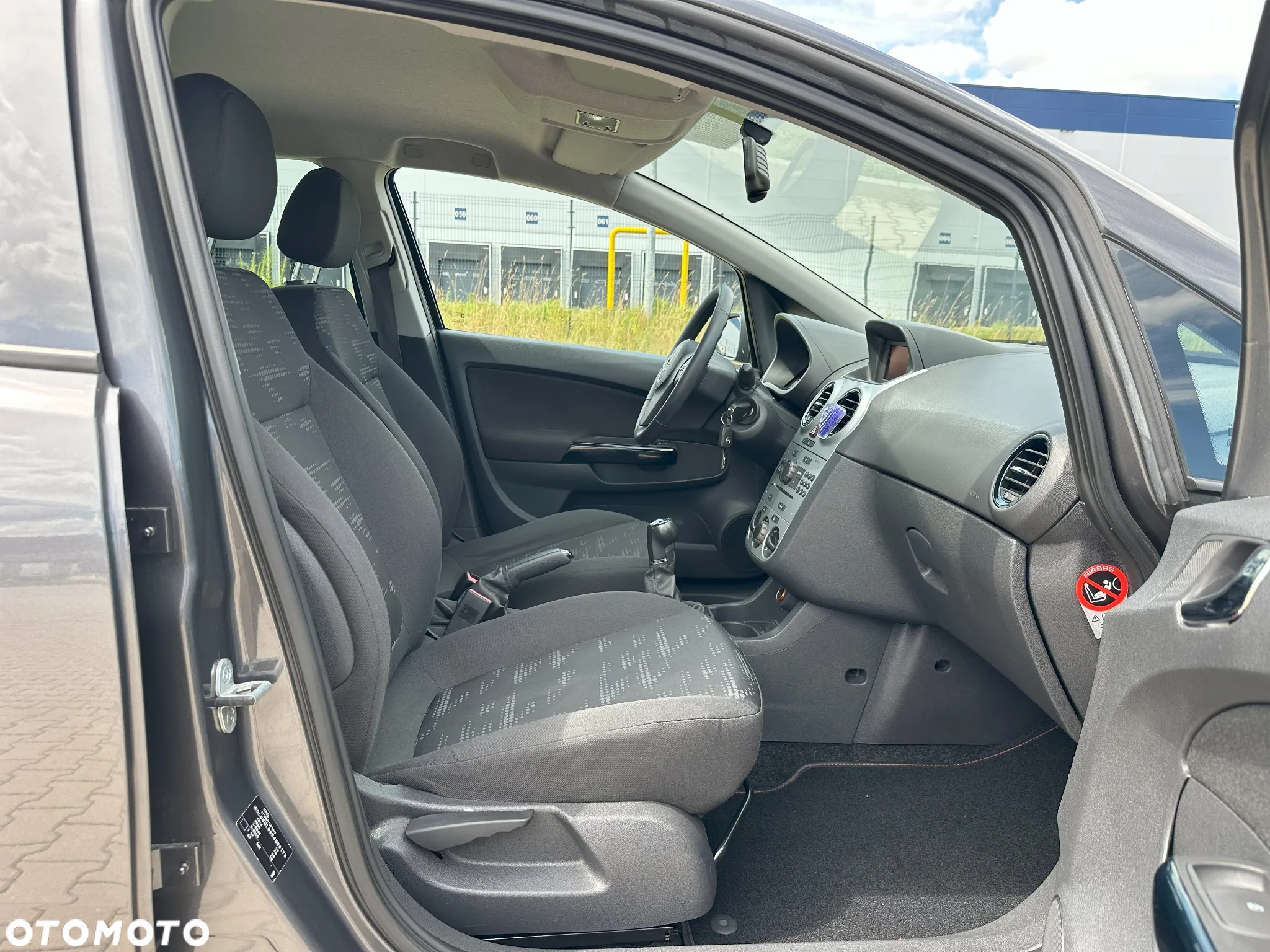 Opel Corsa 1.4 16V Satellite - 29