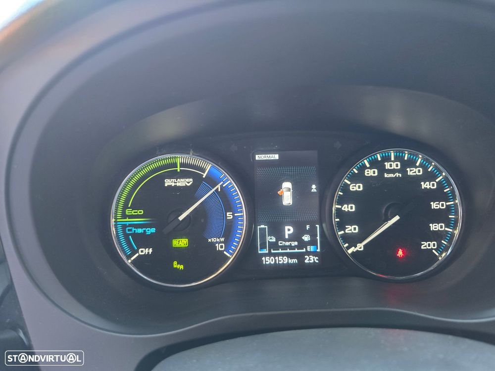 Mitsubishi Outlander - 17