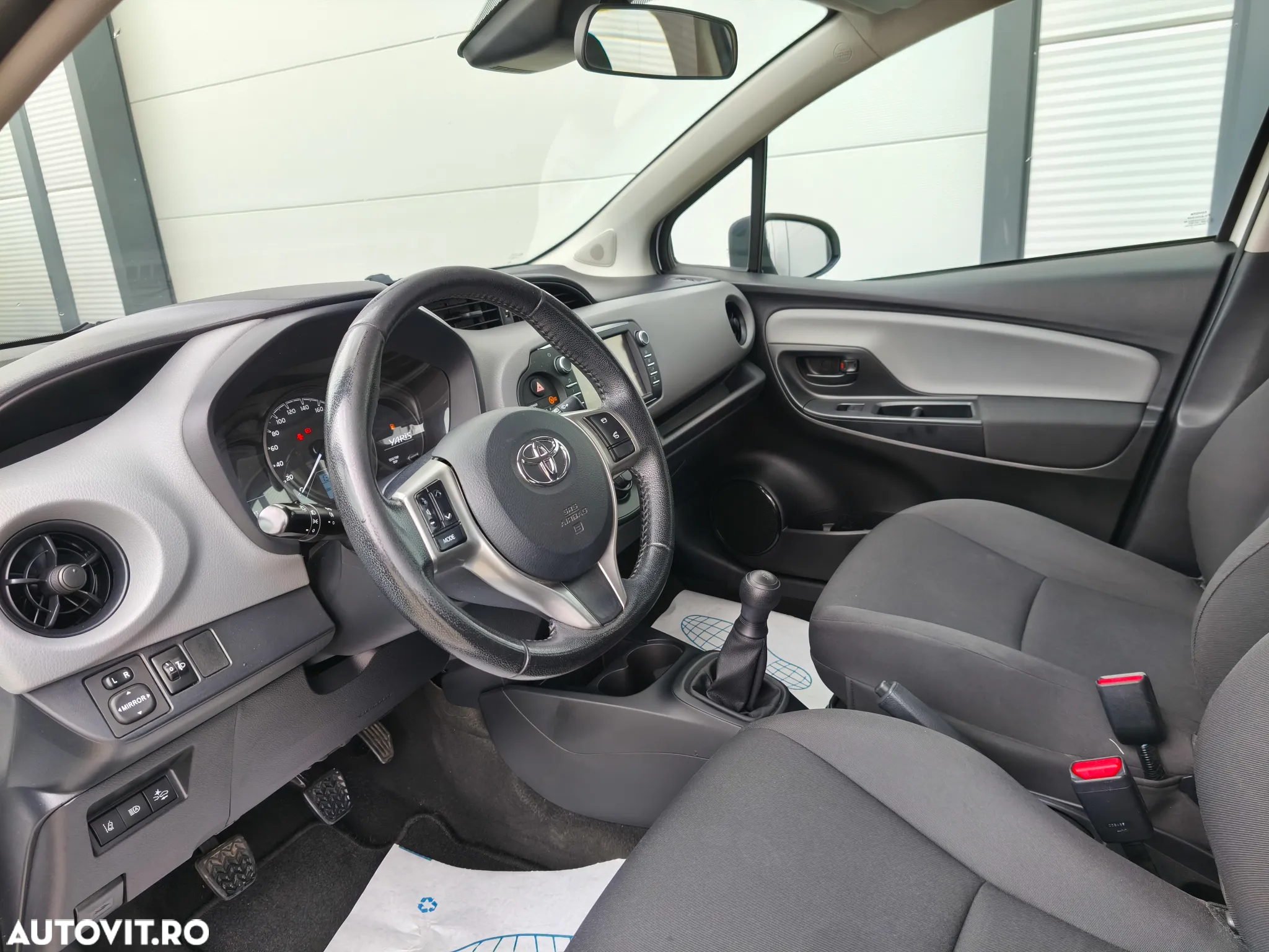 Toyota Yaris 1.0 L VVT-i Terra - 7