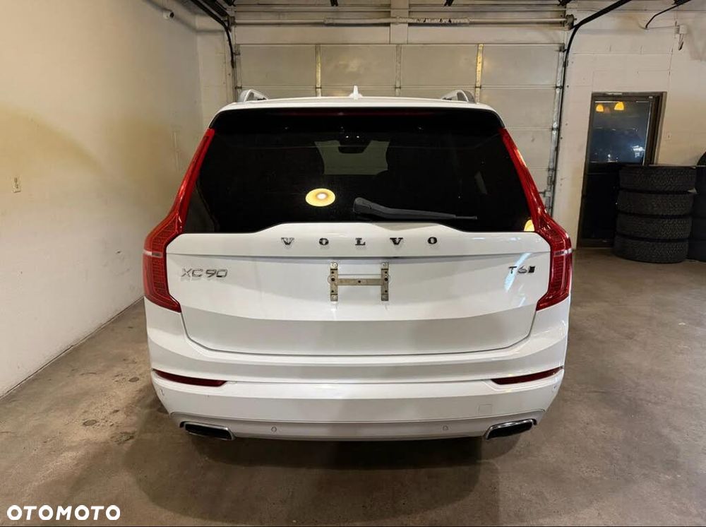 Volvo XC 90 - 7