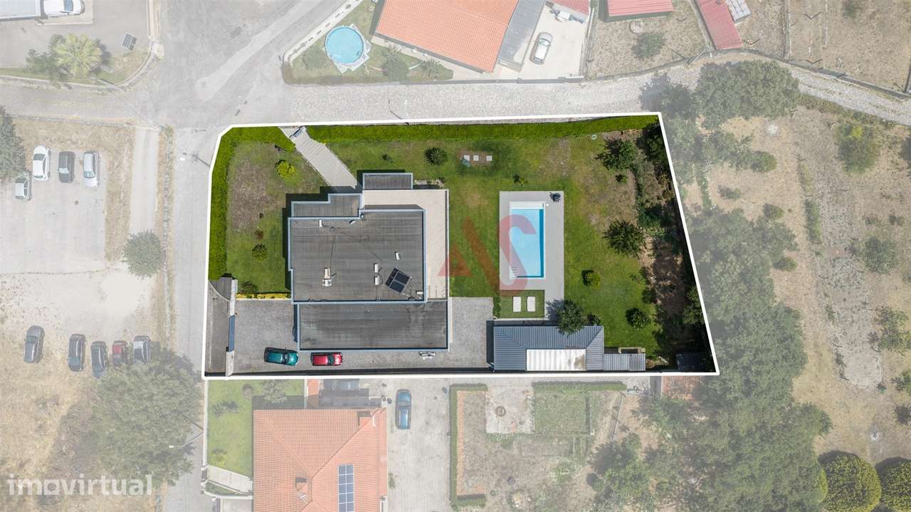 Moradia T4 com Piscina em Monte Córdova, Santo Tirso - Grande imagem: 4/33
