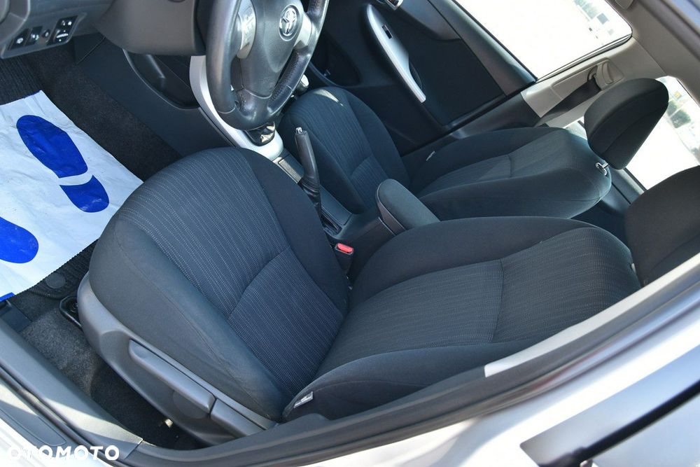 Toyota Corolla - 14