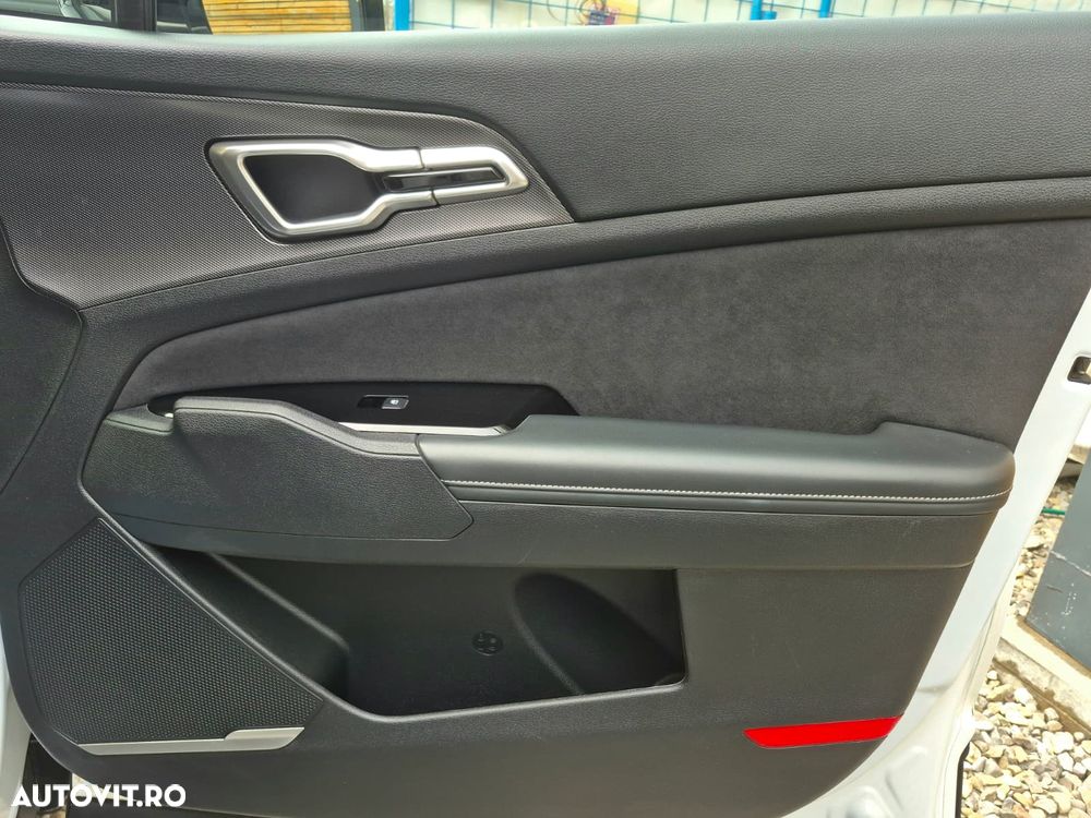 Kia Sportage 1.6 T-GDI HEV 6AT 4x2 GT Line - 31