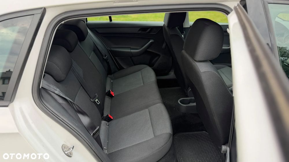 Skoda RAPID 1.4 TDI DPF Ambition - 19