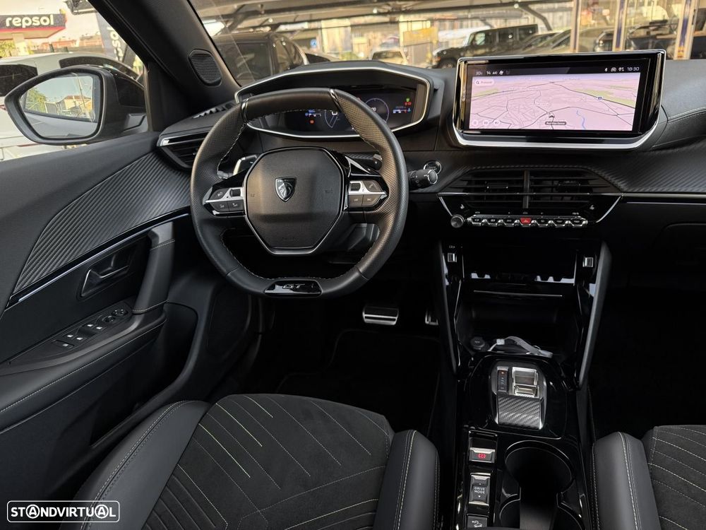 Peugeot 2008 1.2 PureTech GT EAT8 - 38