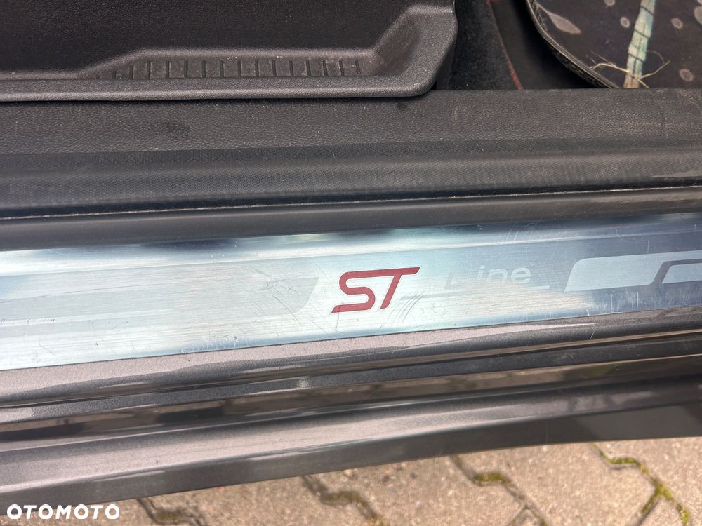 Ford Kuga 1.5 EcoBoost ST-LINE - 11