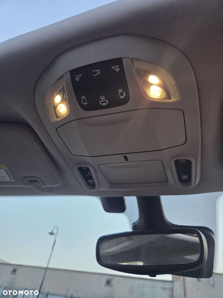 Chrysler Pacifica - 13