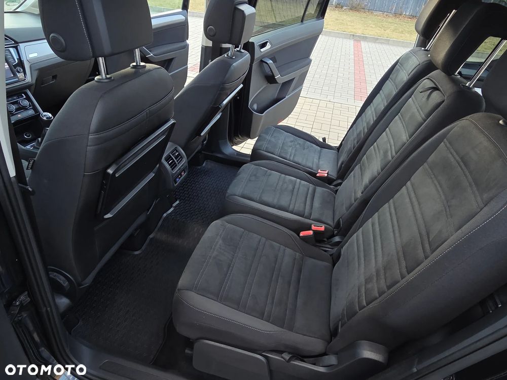 Volkswagen Touran 1.6 TDI SCR (BlueMotion Technology) Comfortline - 25