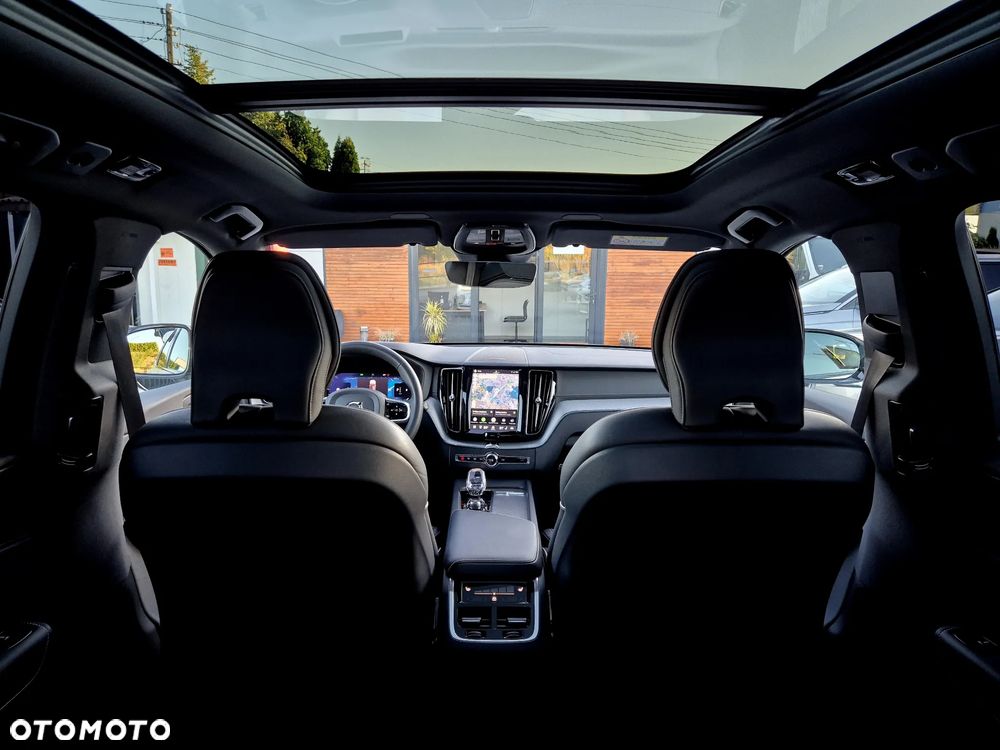 Volvo XC 60 B5 B AWD Ultimate Dark - 27