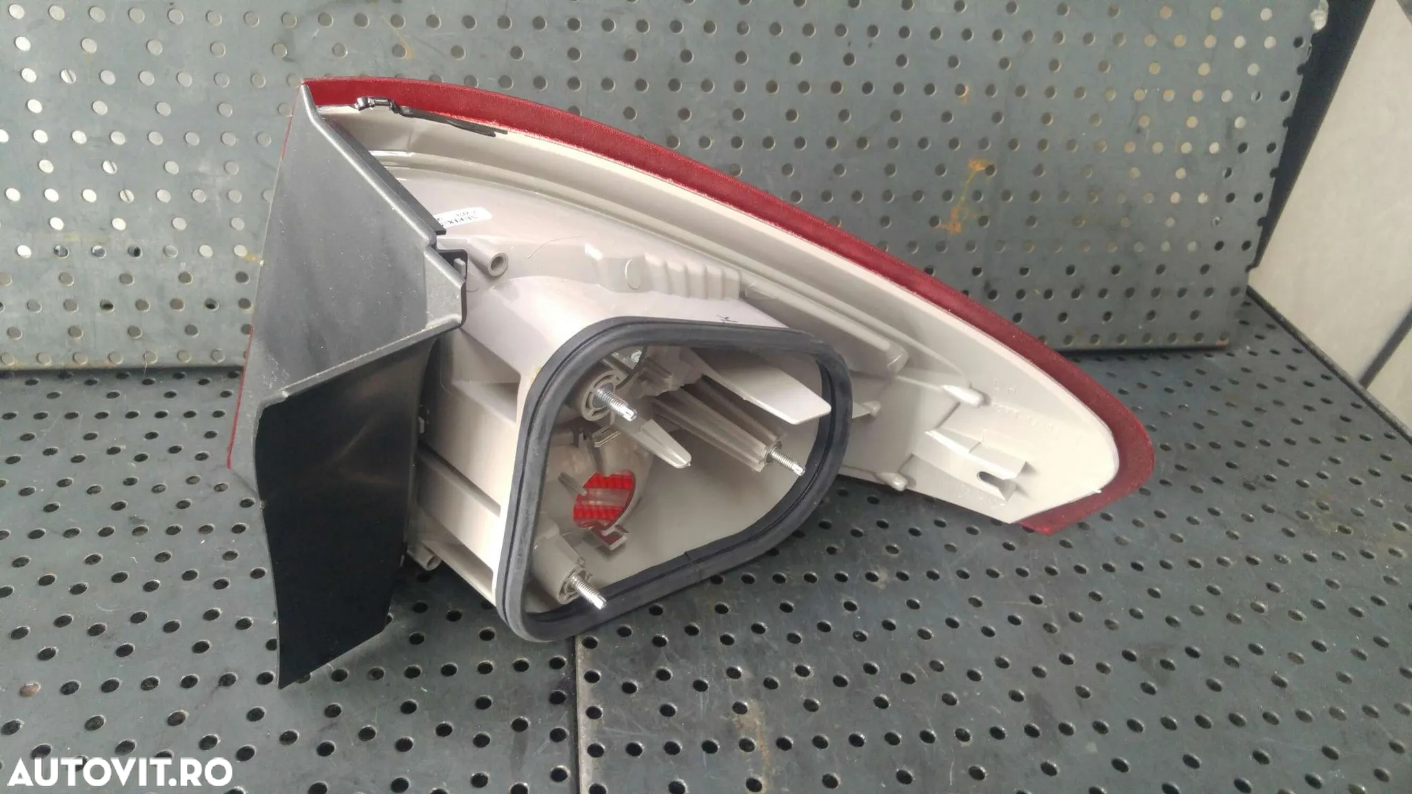 Stop tripla lampa stanga aripa ford mondeo 4 ba7 7s7113405a - 2