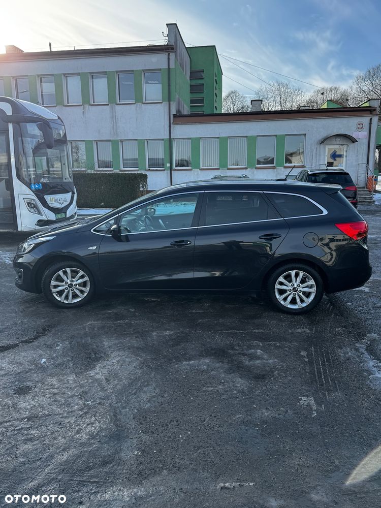 Kia Ceed 1.6 CRDi 136 ISG Dream Team Edition - 7