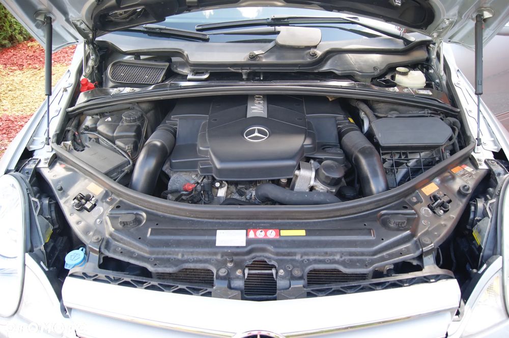 Mercedes-Benz Klasa R 500 4Matic 7G-TRONIC - 38