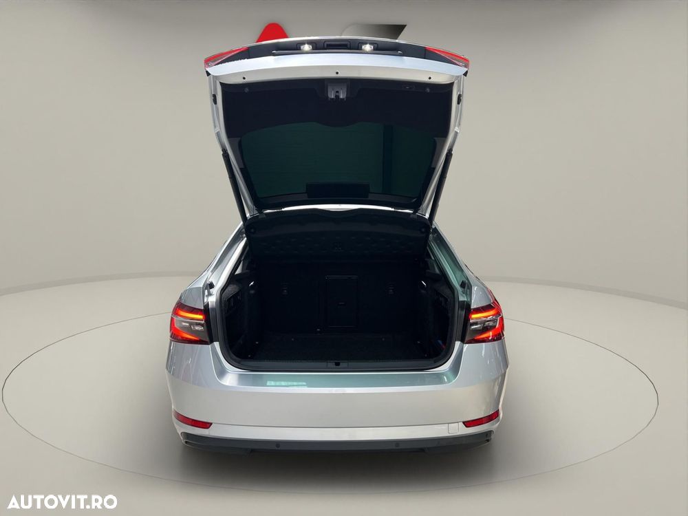 Skoda Superb 1.5 TSI ACT DSG Ambition - 40