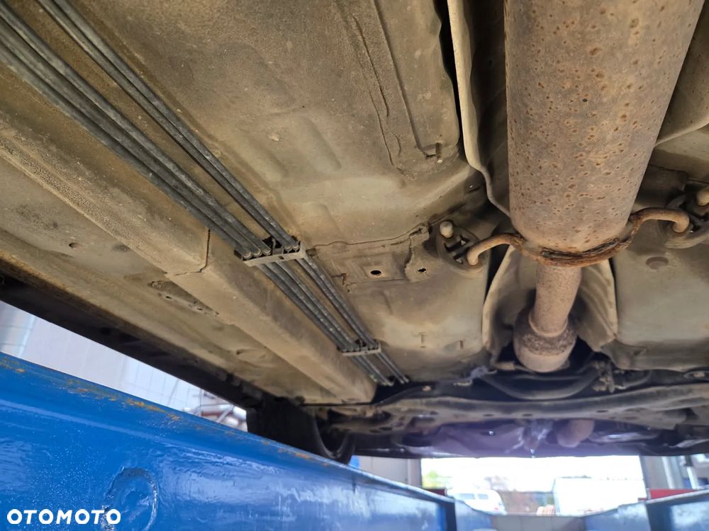 Toyota Avensis 2.0 VVT-i Sol - 28
