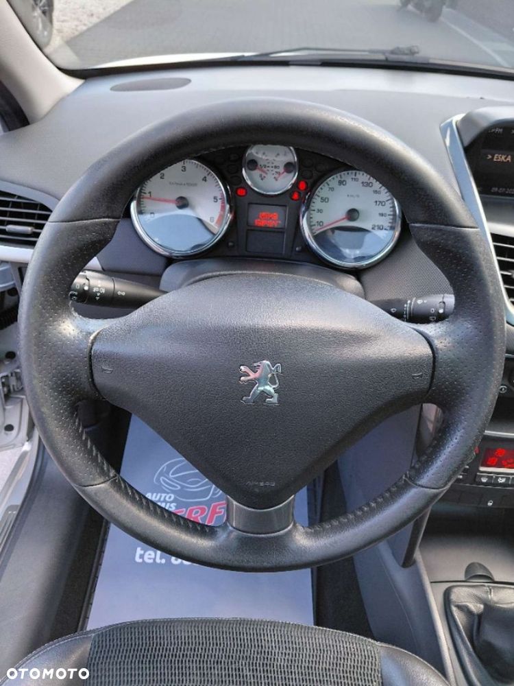 Peugeot 207 - 13