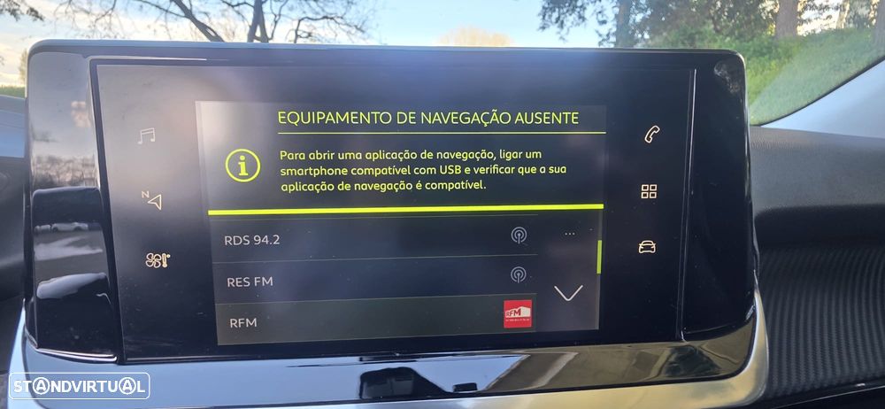 Peugeot 2008 1.5 BlueHDi Allure Pack - 25