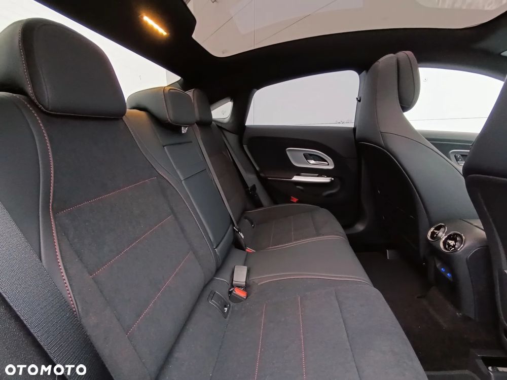 Mercedes-Benz CLA 220 mHEV 4-Matic 8G-DCT - 6