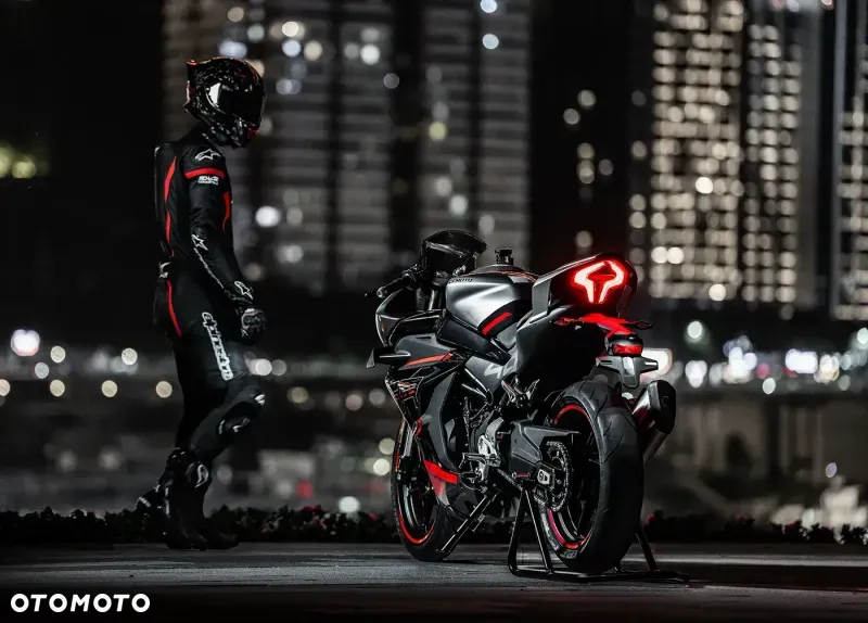 CFMoto SR - 7