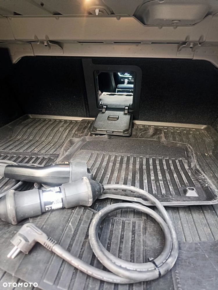 Volvo S60 T8 Recharge AWD Plus Dark - 31