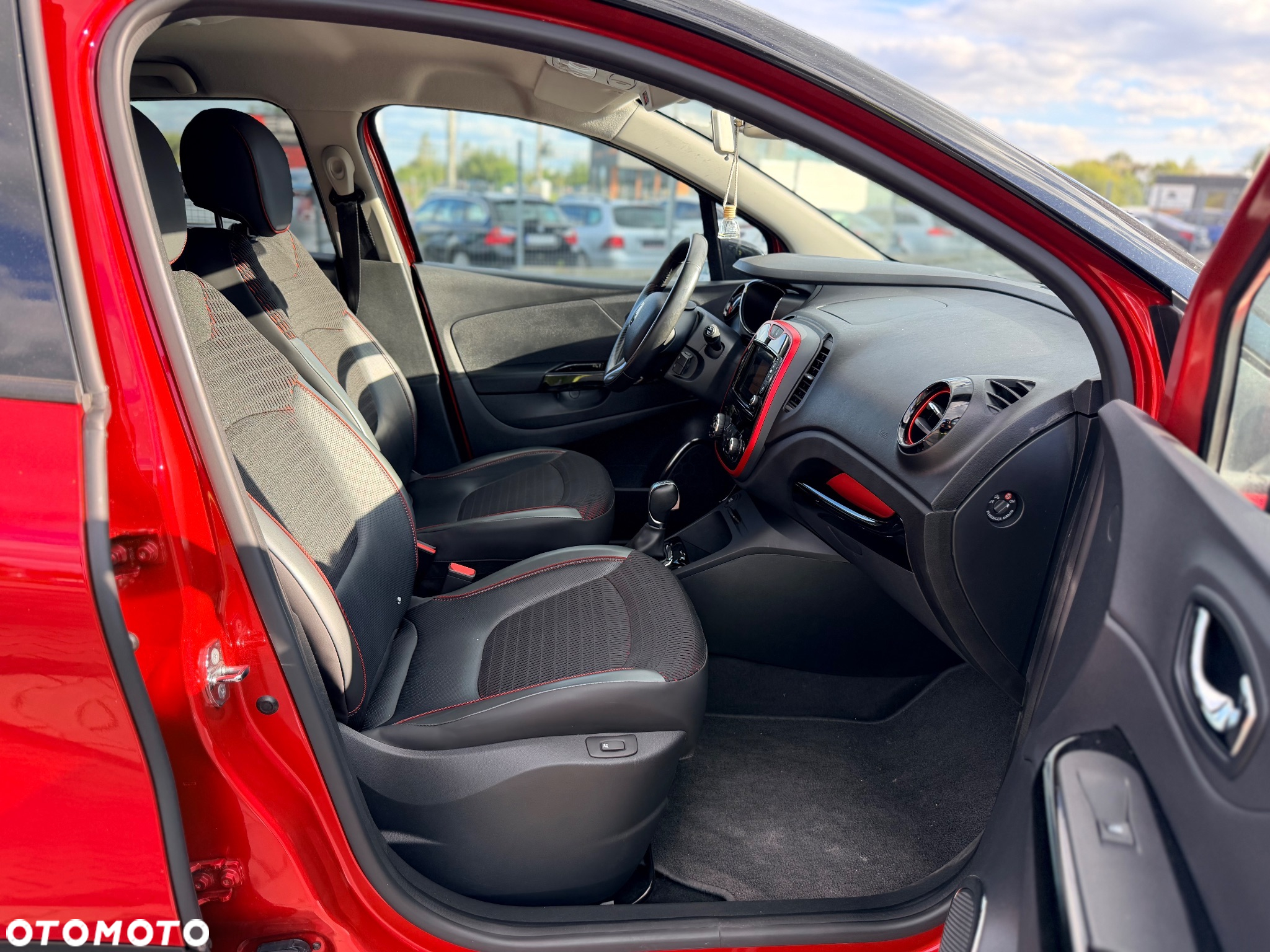 Renault Captur 1.2 TCe Helly Hansen EDC - 34