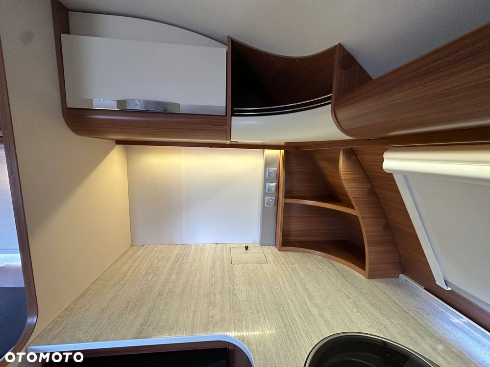 Adria ADORA 613 HT z przedsionkiem Isabella i napędem osi. RATY - 17