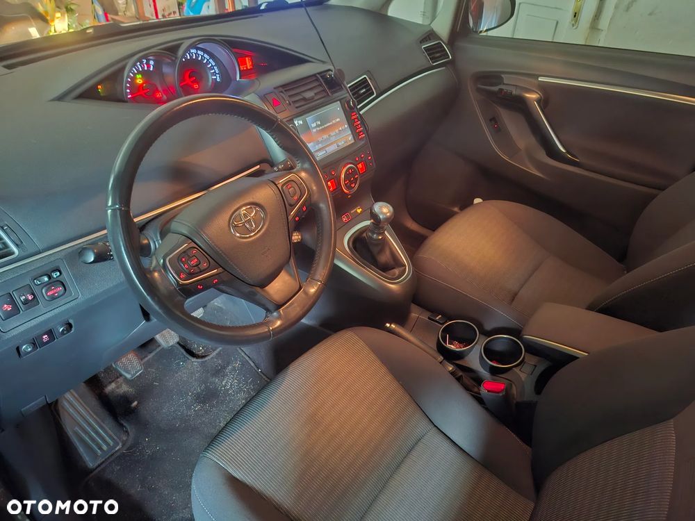 Toyota Verso 1.8 Premium 7os EU6 - 9