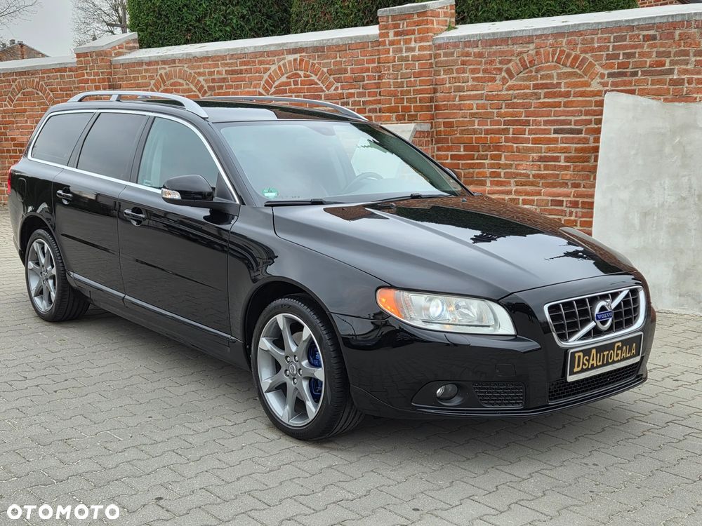Volvo V70 2.5T Summum - 2